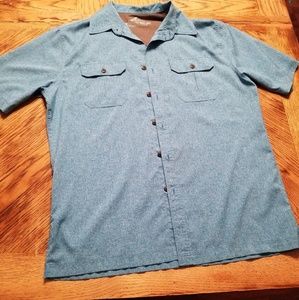 Men's Size M Button up by Croft & Barrow short sle